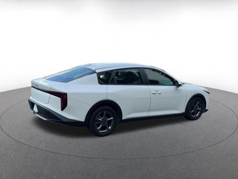 Used 2025 Kia K4 FWD image 12