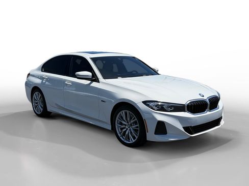 Used 2023 BMW 330e w/ Driving Assistance Package RWD image 7