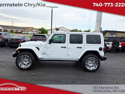 Used 2023 Jeep Wrangler Unlimited Sahara AWD/4WD image 4