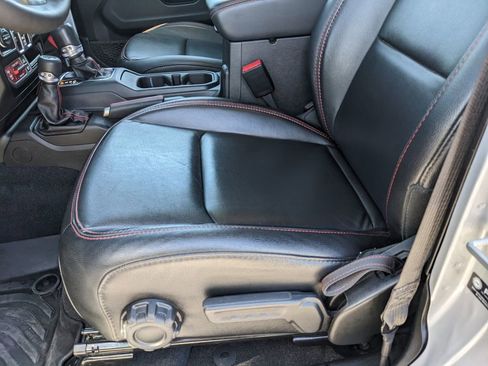 Used 2023 Jeep Gladiator Rubicon w/ Trailer Tow Package image 18