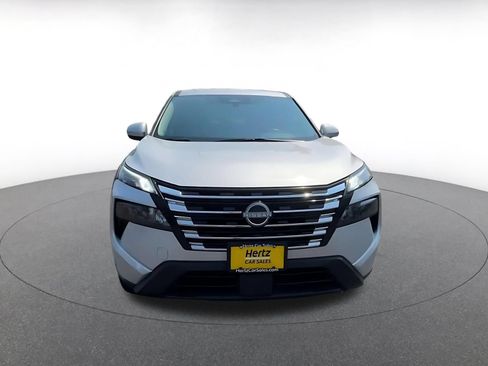 Used 2025 Nissan Rogue SV FWD image 4