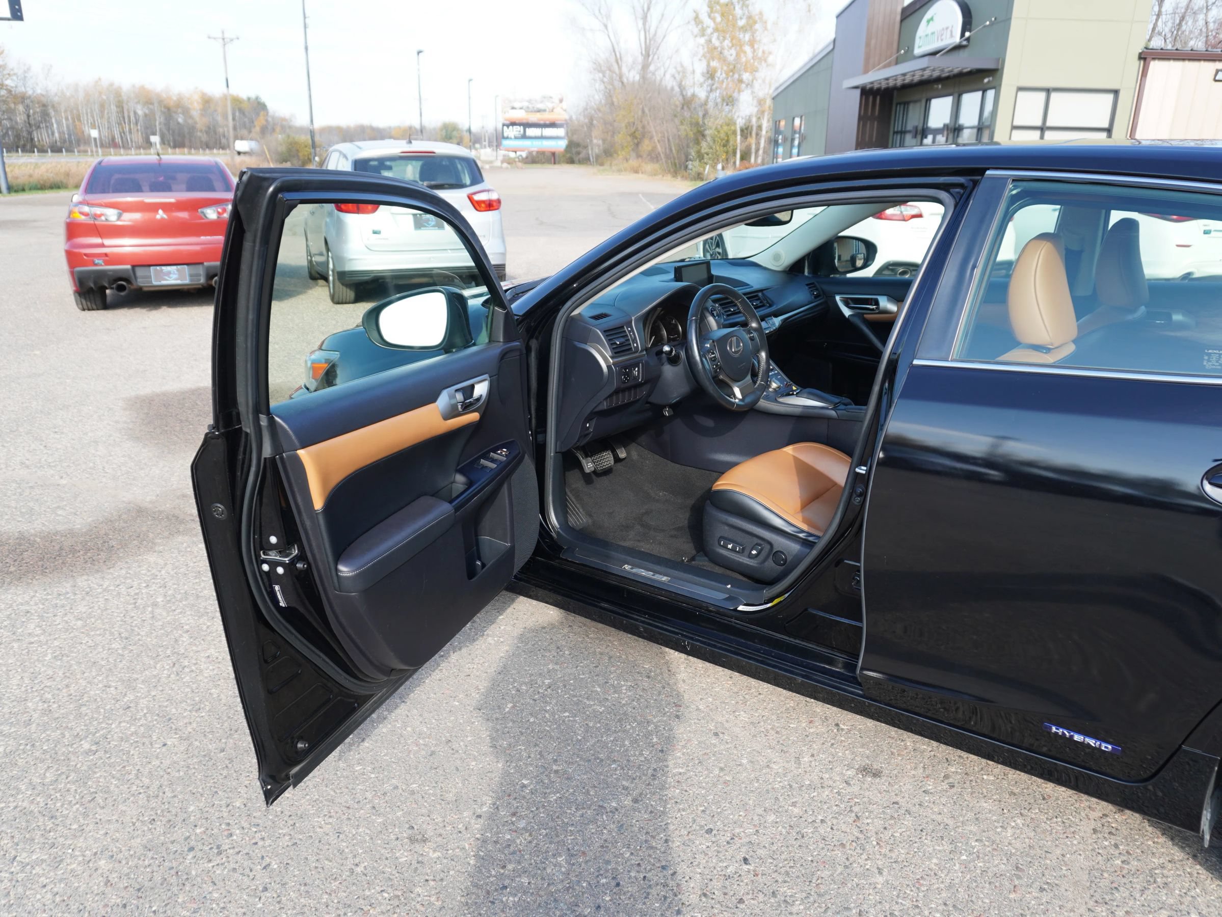 Used 2015 Lexus CT 200h w/ Navigation Package FWD image 8
