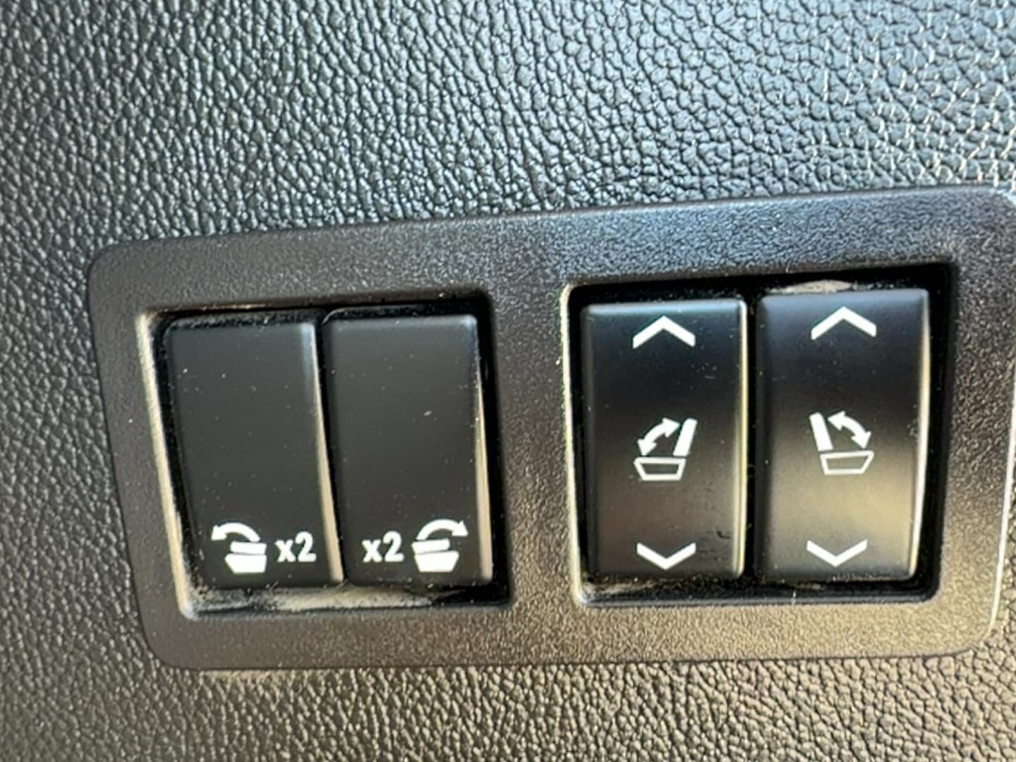 Used 2019 Cadillac Escalade Premium Luxury AWD/4WD image 30