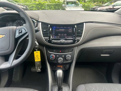 Used 2020 Chevrolet Trax LT AWD/4WD image 22
