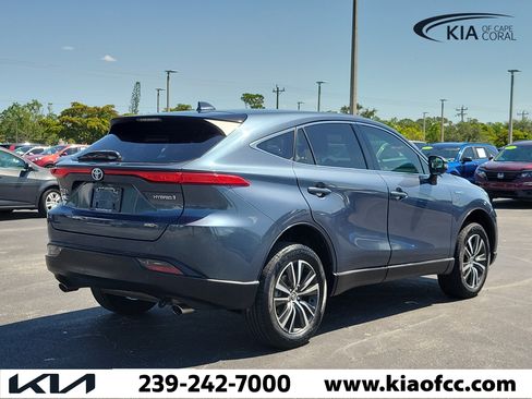 Used 2021 Toyota Venza LE AWD/4WD image 6