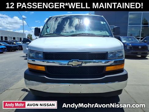 Used 2018 Chevrolet Express 3500 LT w/ LT Preferred Equipment Group RWD image 3
