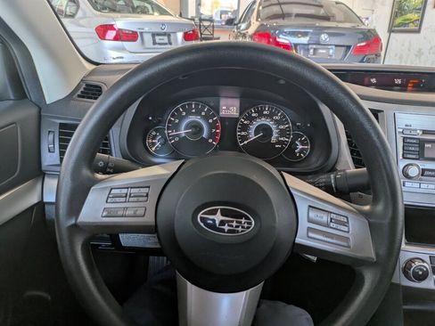Used 2010 Subaru Legacy 2.5i image 33