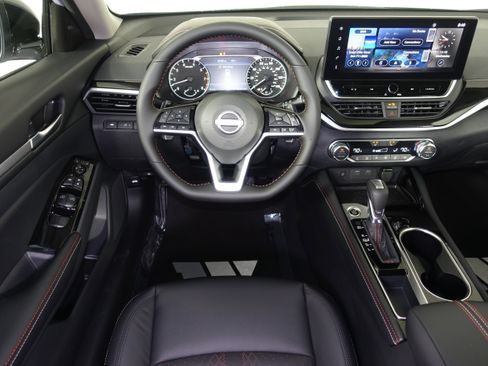 New 2025 Nissan Altima 2.5 SR w/ SR Premium Package image 5