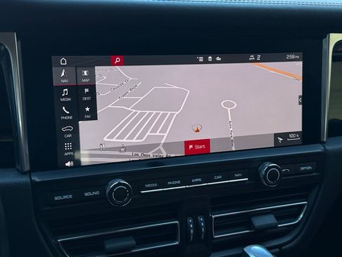 Used 2021 Porsche Macan S image 36