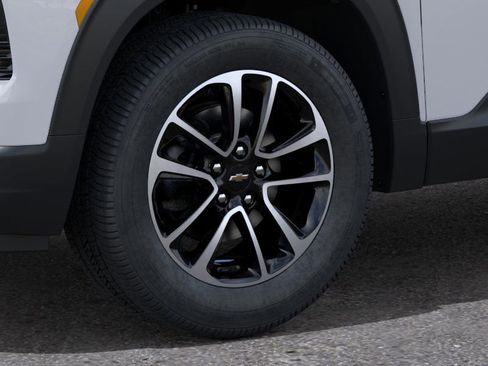 New 2026 Chevrolet TrailBlazer LT w/ Convenience Package FWD image 9