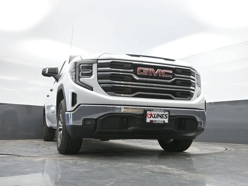 Used 2024 GMC Sierra 1500 SLT AWD/4WD image 35
