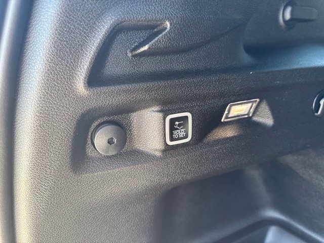 Used 2023 Jeep Grand Cherokee L Laredo RWD image 23