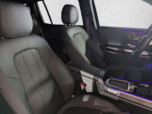 Used 2025 Mercedes-Benz GLB 250 image 18