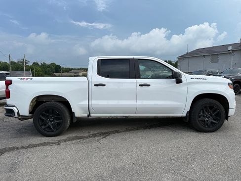 Certified 2022 Chevrolet Silverado 1500 Custom w/ LPO, Dark Essentials Package AWD/4WD image 7