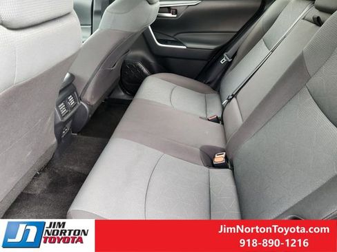 Used 2025 Toyota RAV4 XLE image 29