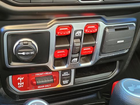 Used 2023 Jeep Wrangler Unlimited Rubicon w/ Cold Weather Group image 20