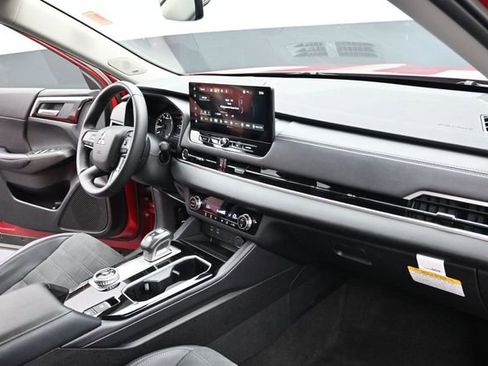 Used 2025 Mitsubishi Outlander SE FWD image 36