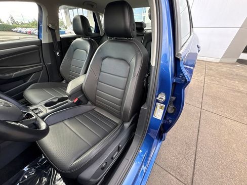 Used 2024 Volkswagen Jetta SE FWD image 12