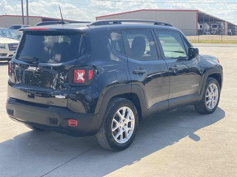 Used 2020 Jeep Renegade Latitude w/ Popular Equipment Group FWD image 6