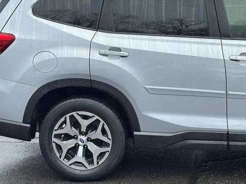Used 2019 Subaru Forester Premium w/ All-Weather Package image 11