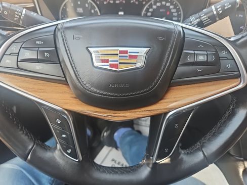 Used 2018 Cadillac XT5 Platinum w/ Driver Assist Package AWD/4WD image 29