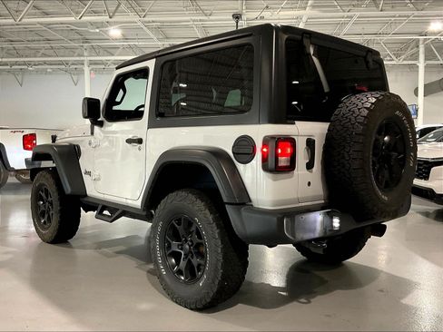 Used 2020 Jeep Wrangler Sport AWD/4WD image 3
