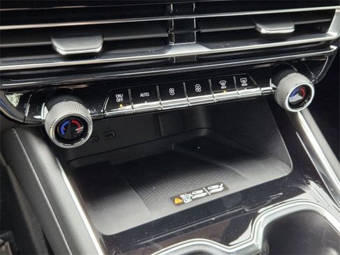 New 2026 Chevrolet Traverse High Country image 29