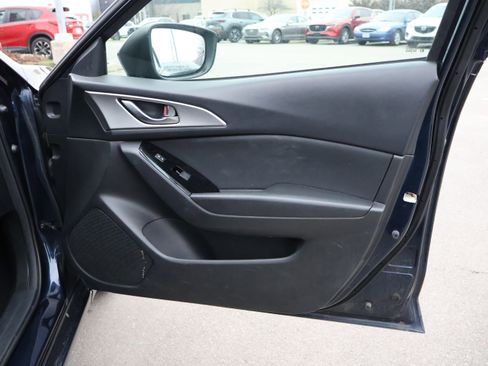 Used 2018 MAZDA MAZDA3 Sport image 9