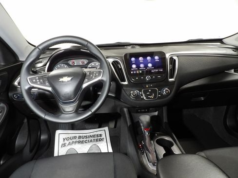 Used 2024 Chevrolet Malibu RS FWD image 14