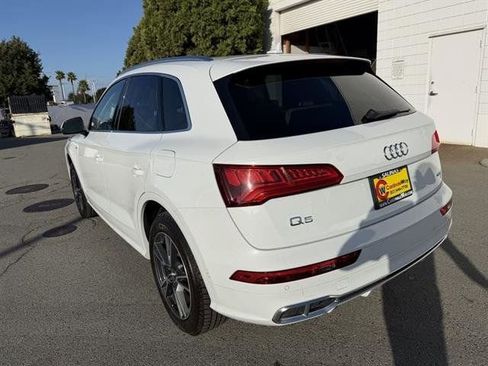 Used 2020 Audi Q5 e Prestige w/ Prestige Package image 3