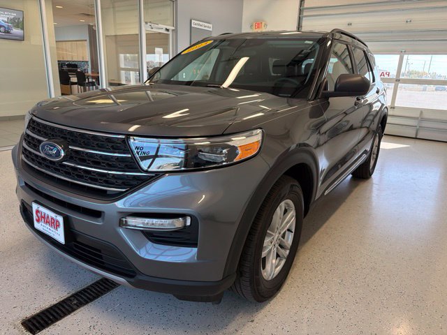 Used 2023 Ford Explorer XLT w/ Equipment Group 202A AWD/4WD image 4