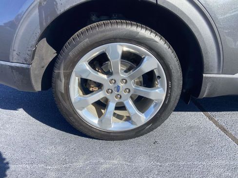 Used 2020 Ford Explorer Platinum w/ Premium Technology Package image 11