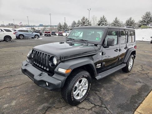 Used 2018 Jeep Wrangler Unlimited Sport S image 8
