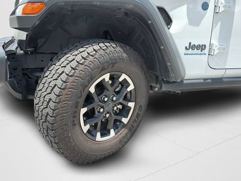 Used 2024 Jeep Wrangler Unlimited Rubicon 4xe AWD/4WD image 9