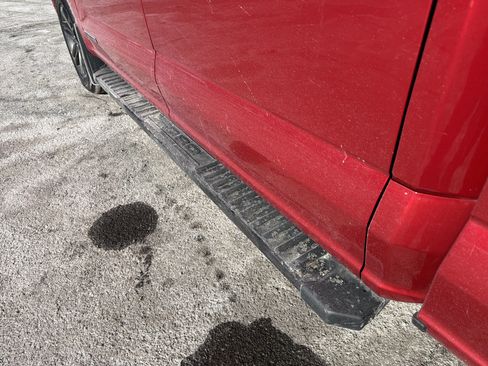 Certified 2022 Ford F150 XLT w/ Equipment Group 302A High image 30