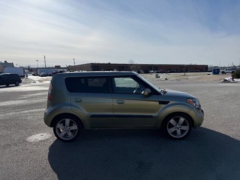 Used 2010 Kia Soul ! image 5