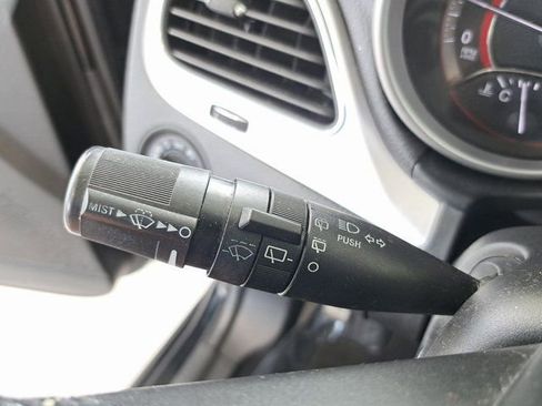 Used 2017 Dodge Journey SE w/ Flexible Seating Group image 11