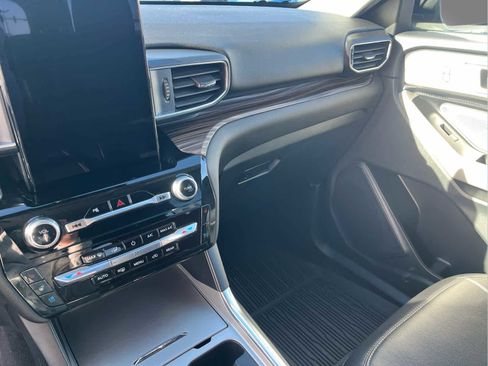 Used 2023 Ford Explorer Limited w/ Limited Technology Package image 30