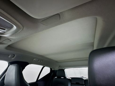 Used 2024 Volvo XC40 B5 Plus w/ Climate Package image 26