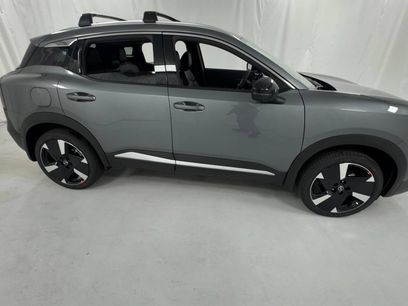 New 2026 Nissan Kicks SR w/ Cold Weather Package