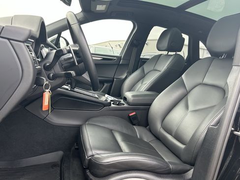 Used 2022 Porsche Macan image 21