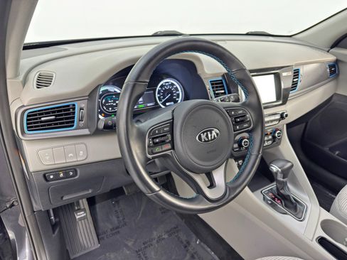 Used 2019 Kia Niro LX image 12