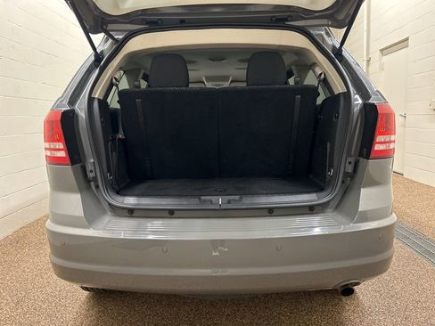 Used 2020 Dodge Journey SE w/ Blacktop Package FWD image 17