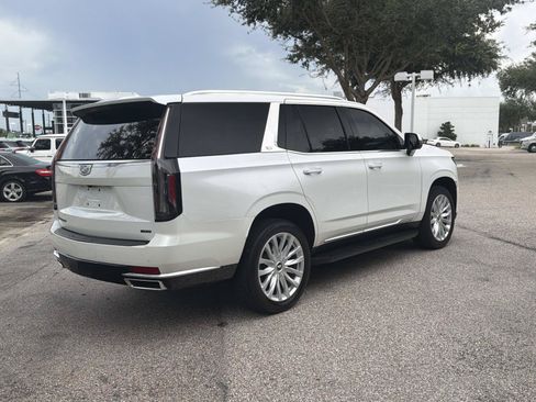 Used 2023 Cadillac Escalade Luxury RWD image 3