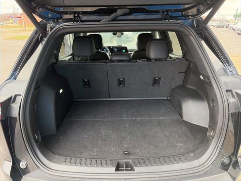 Used 2025 Chevrolet Equinox LT w/ Convenience Package II image 9