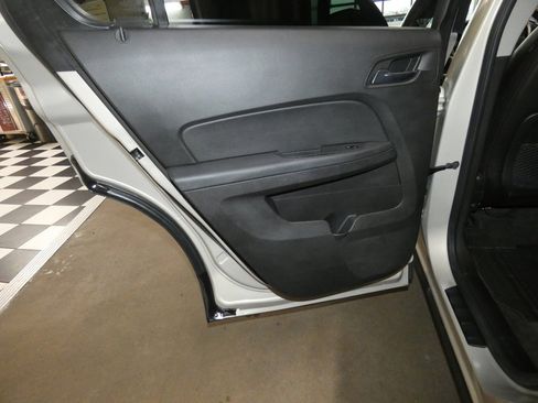 Used 2011 Chevrolet Equinox LT image 26