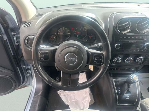 Used 2013 Jeep Compass Latitude AWD/4WD image 19