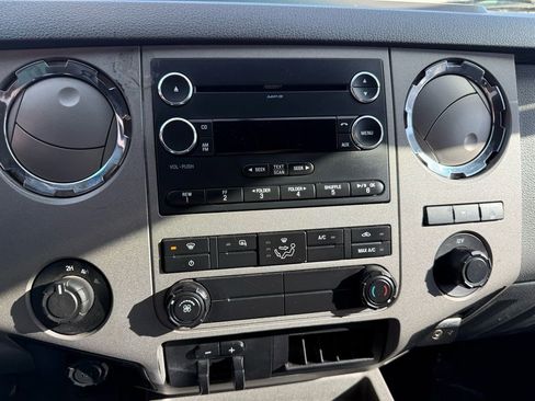 Used 2016 Ford F250 XLT w/ XLT Interior Package AWD/4WD image 18