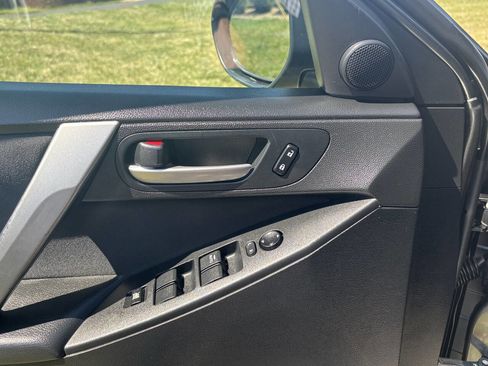 Used 2011 MAZDA MAZDA3 s Sport w/ Tech Pkg image 21