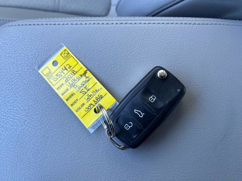 Used 2018 Volkswagen Passat 2.0T SE image 34